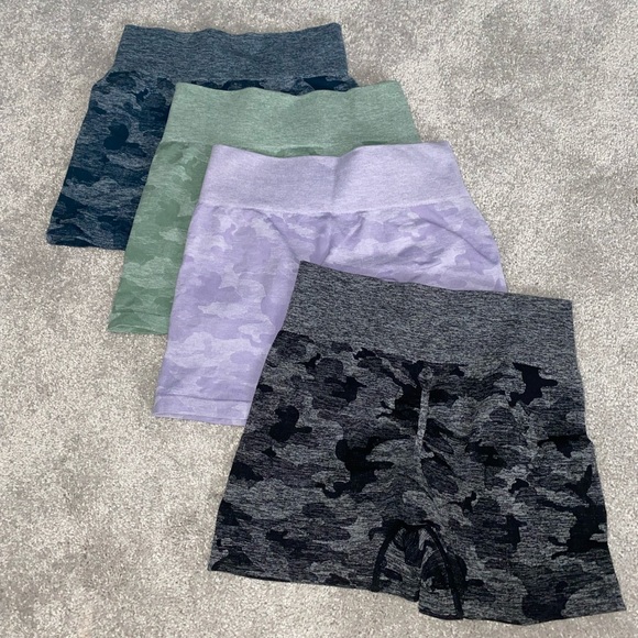 Shein set of 4 workout shorts - Picture 2 of 2